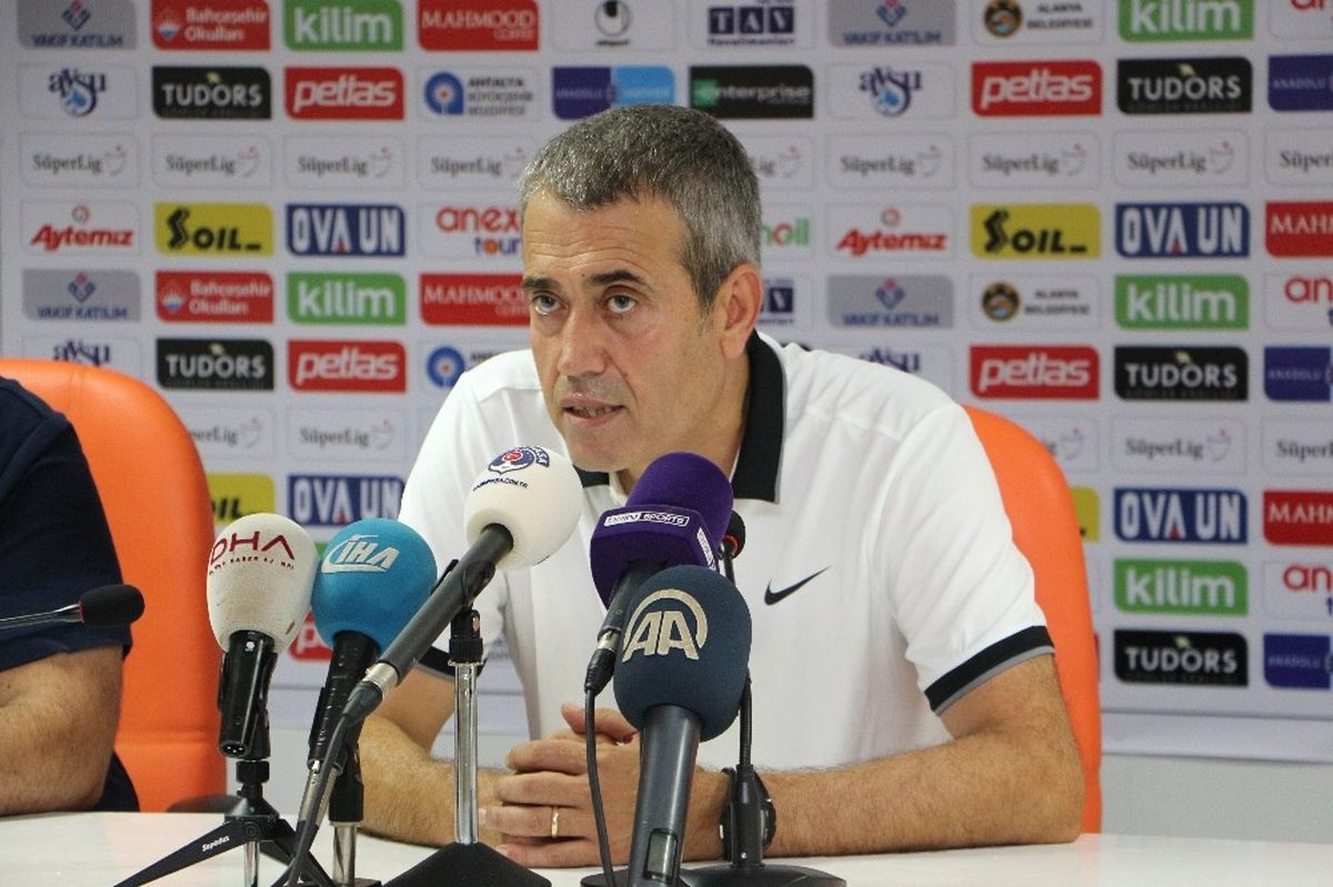 Özdeş: "Oyuncularımı Kutluyorum"