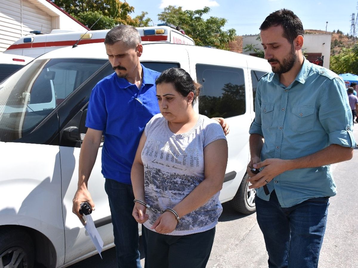 Tartıştığı Kocasını Tabancayla 7 El Ateş Ederek Öldürdü