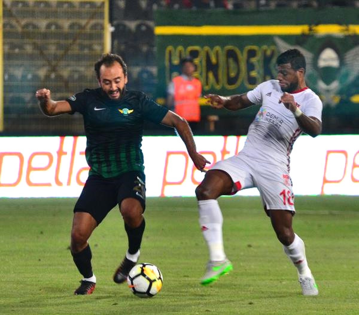 Akhisar Belediyesporlu Henrique ve Olcan\'da Uyum Sevindirdi