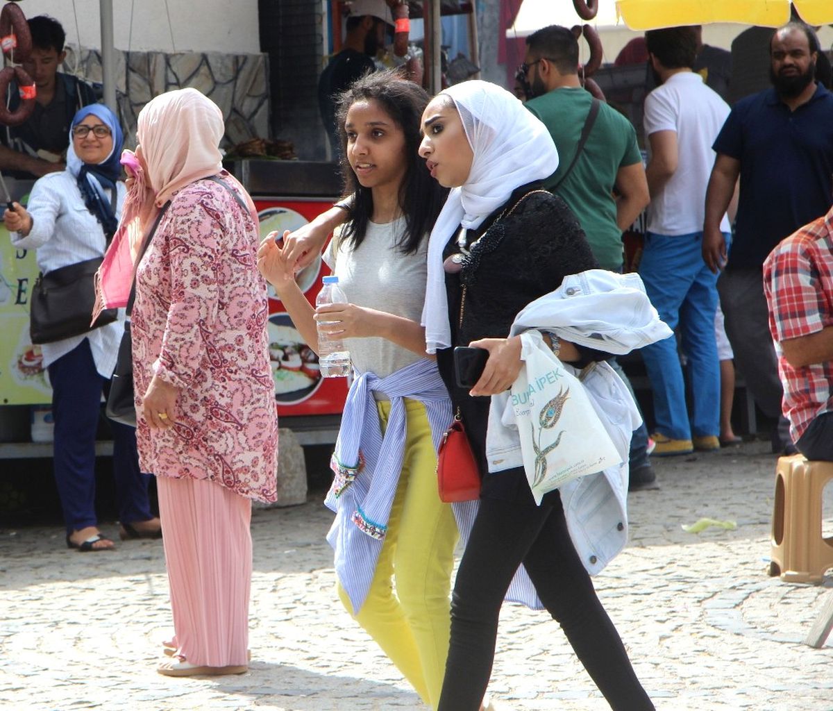 Arap Turistler Uludağ\'a Akın Etti