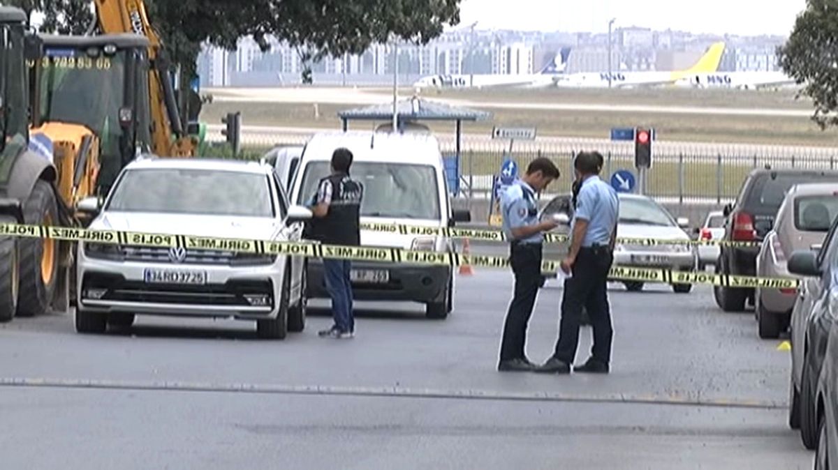 Bakırköy\'de Silahlı Soygun: Yüklü Miktarda Para Çaldılar