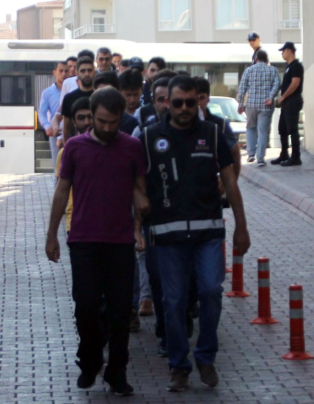 Bylock\'çu 17 Kişi Adliyeye Sevk Edildi