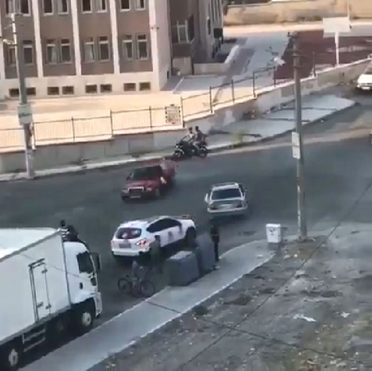 Cadde Ortasında Drift Yapan Magandalar Tehlike Saçtı