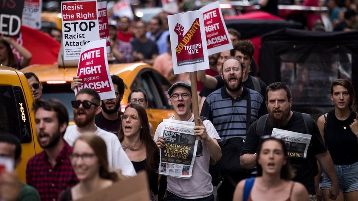 Beyaz Saray, Trump\'ın Charlottesville Açıklamasını Savundu: Irkçı Gruplar da Kınandı