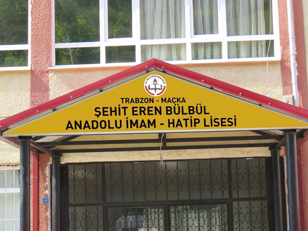 Eren\'in Ismi Okuduğu Okula Verildi