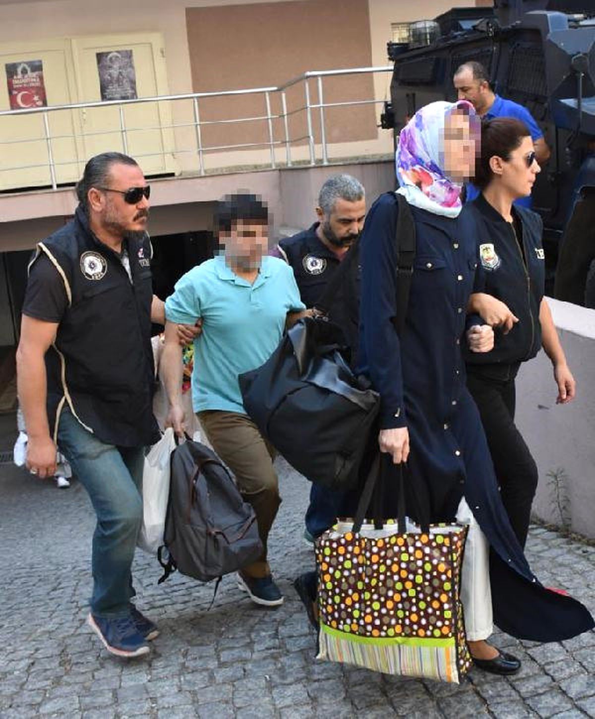 Evinde 448 Bin Dolar Bulunan Fetö Şüphelisi ve Eşi Adliyede