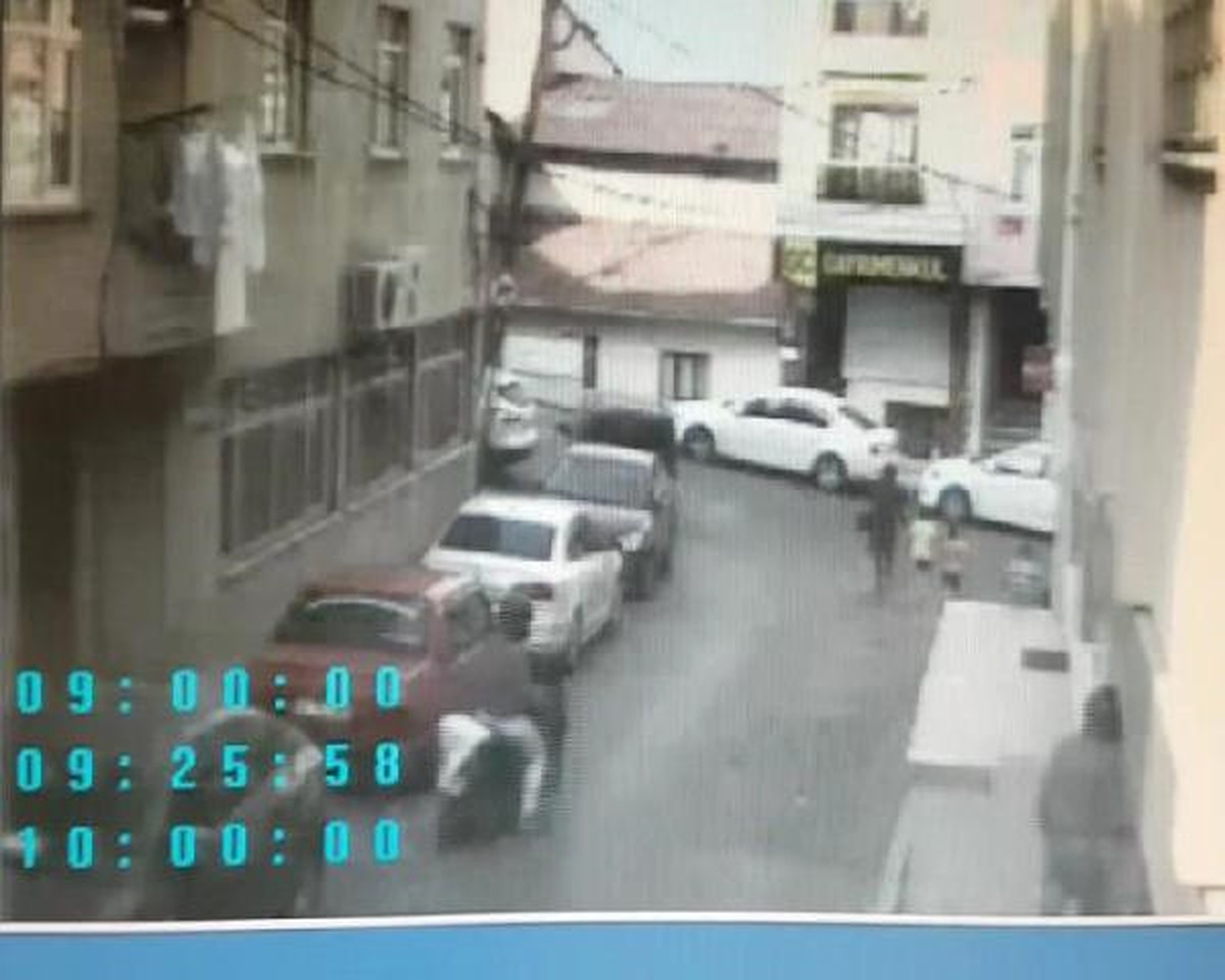 Fotoğraflarla Yeniden) - Motosikletli Soyguncular Kağıthane\'de Ortaya Çıktı