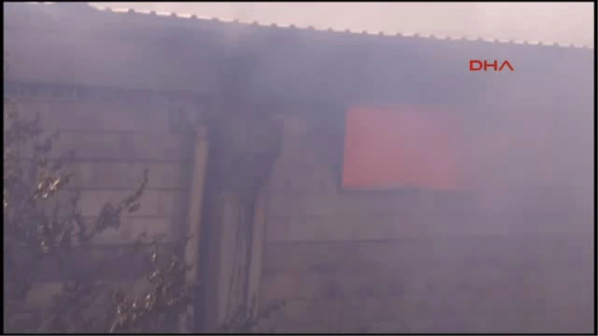 Gaziantep\'te Iplik Fabrikasında Yangın Çıktı, Yakın Evler Boşaltıldı