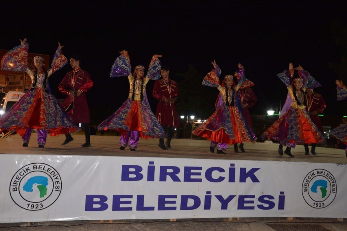 Halk Dansı Kafkaslardan Birecik\'e Uzandı