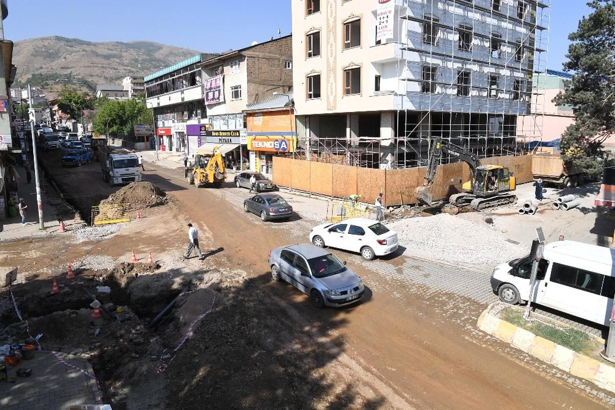 İstasyon Caddesi\'ne Geçici Asfalt