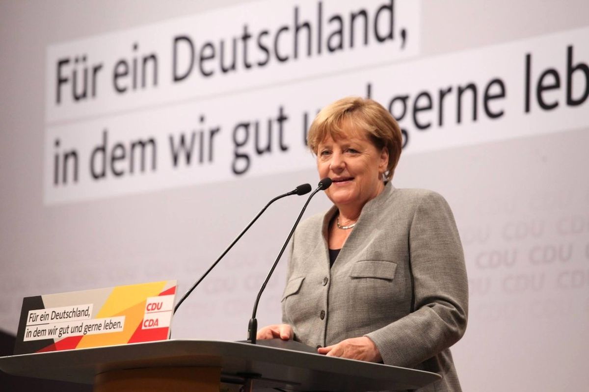 Merkel Seçim Çalışmalarına Başladı