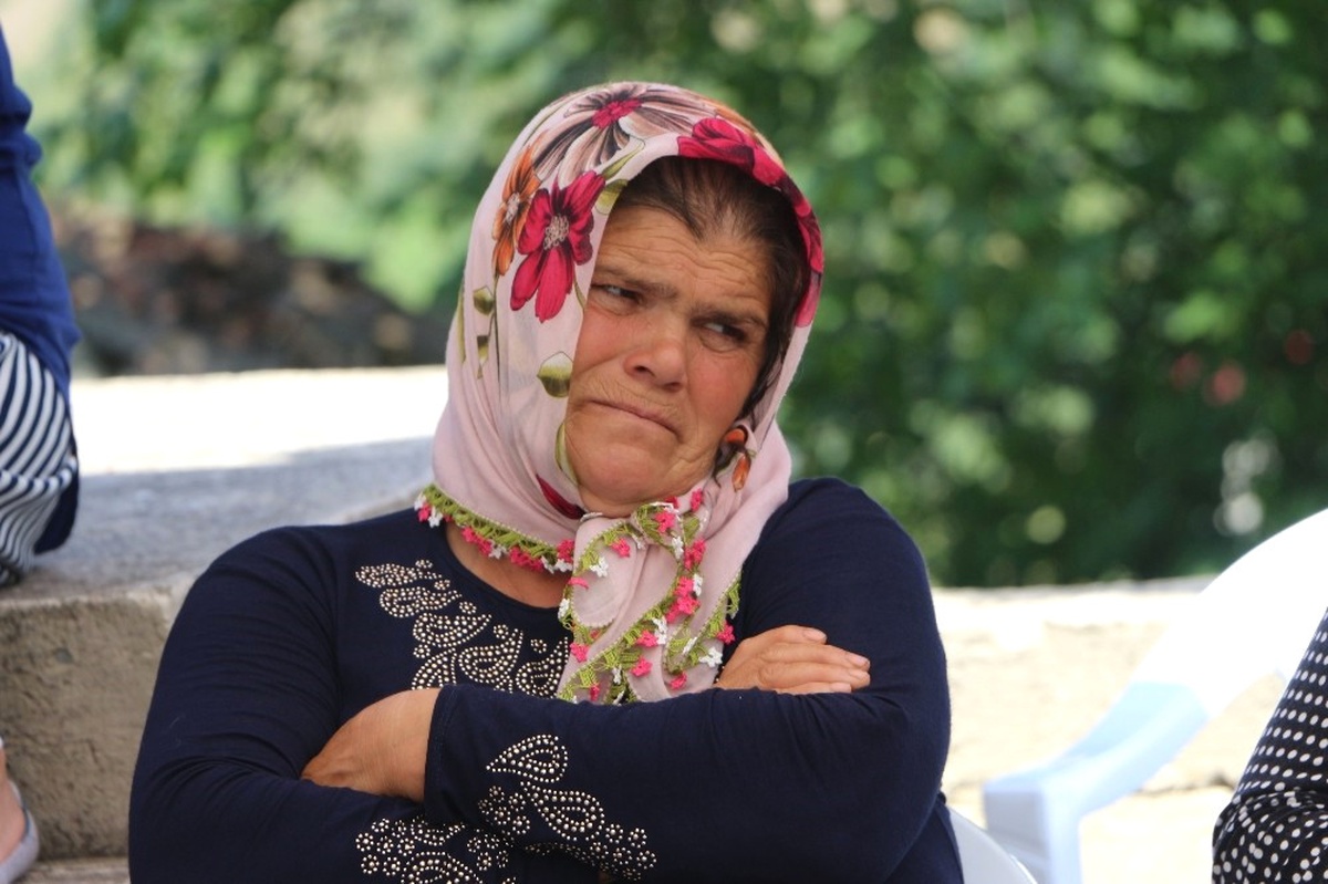 Ölüm Haberini Almadan Eren\'in Öldüğü Annesinin İçine Doğmuş