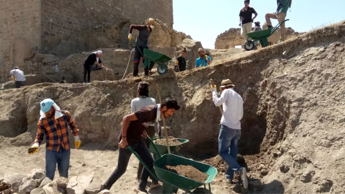 Osmanlı Dönemine Ait Kalede Kazı Çalışmaları