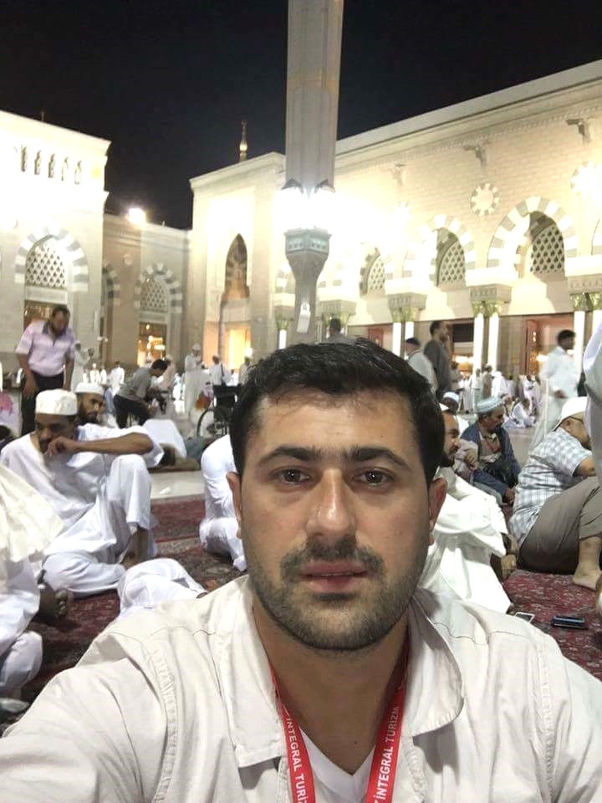 Şadırvanda Abdest Alan Kayınbiraderini Tabancayla Vurdu