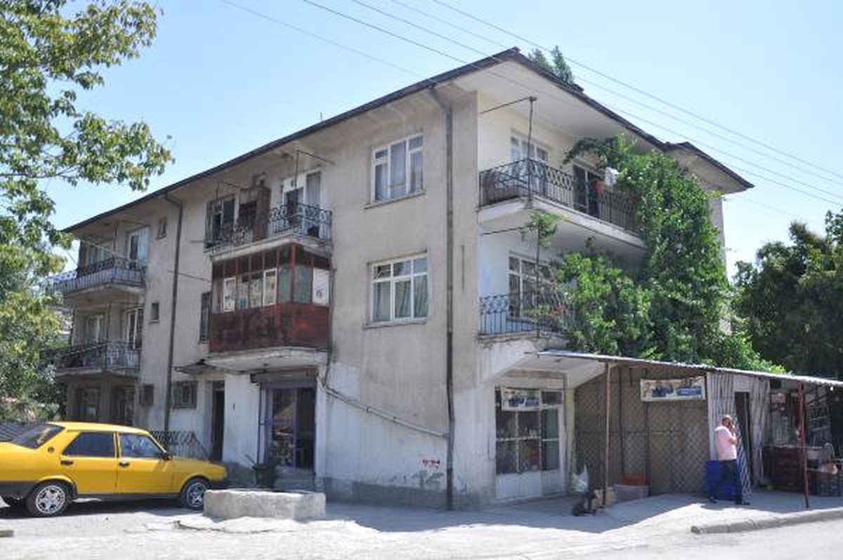 Sağlıksız Ortamda İzinsiz Muayene Yapan Suriye Uyruklu 5 Kişi Gözaltına Alındı
