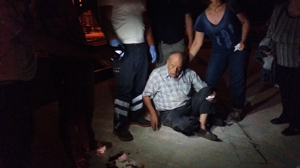 Sahile Bırakılan Demir Yaşlı Adamı Canından Ediyordu