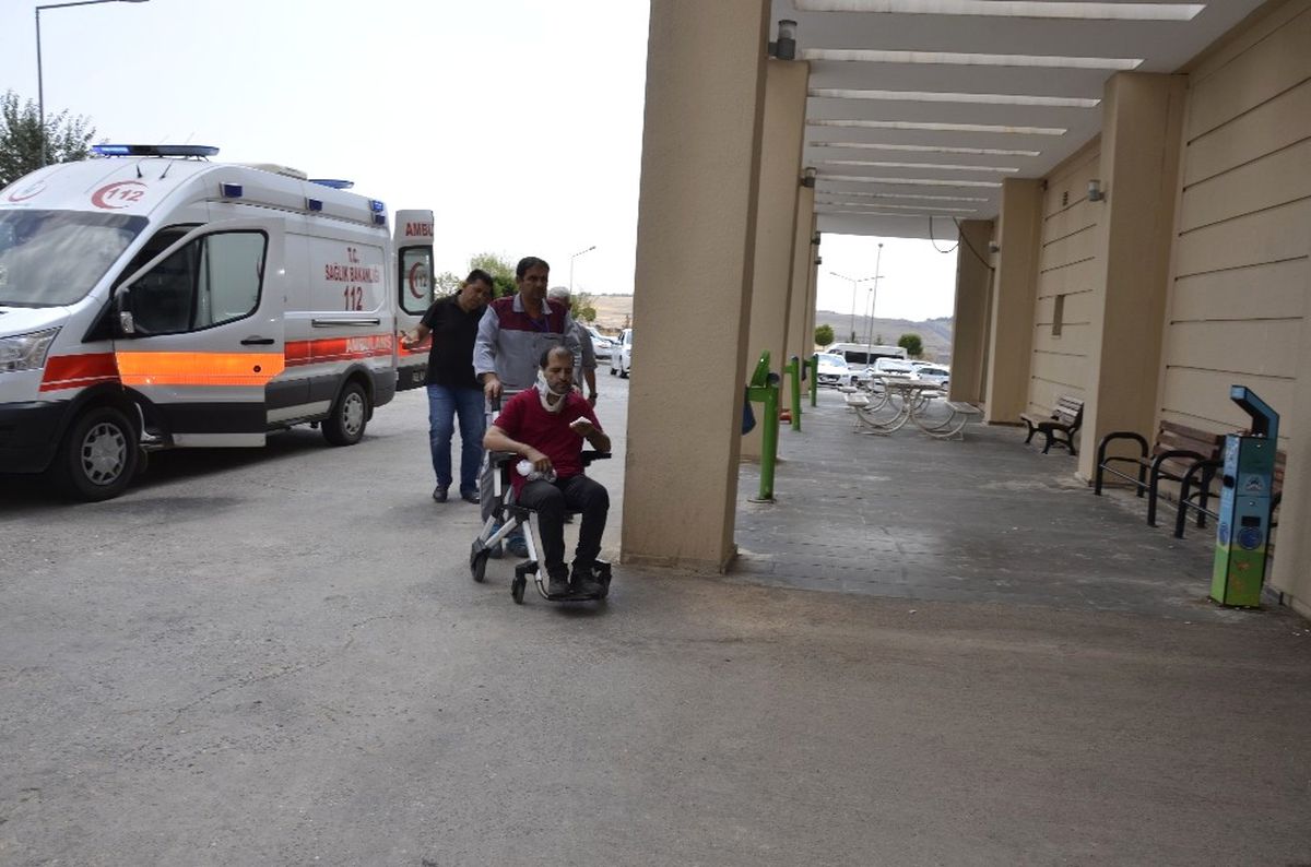 Siverek\'te Trafik Kazası: 3\'ü Çocuk 5 Yaralı