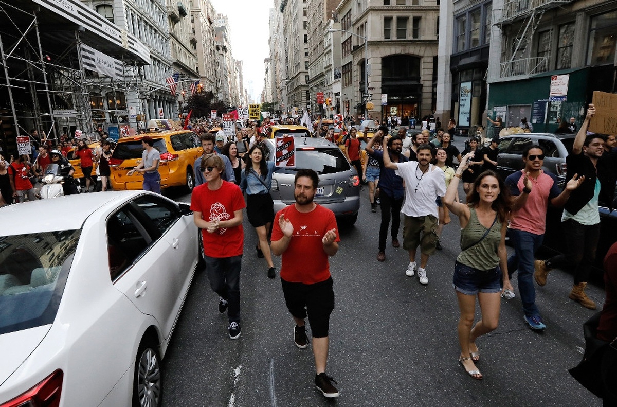 Trump\'un Ziyareti Öncesi Protesto Gösterileri Başladı