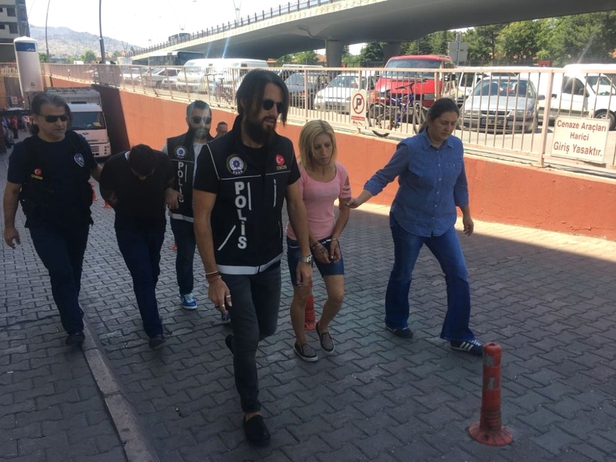 Uyuşturucu Taciri 2 Kişi Hakim Karşısında