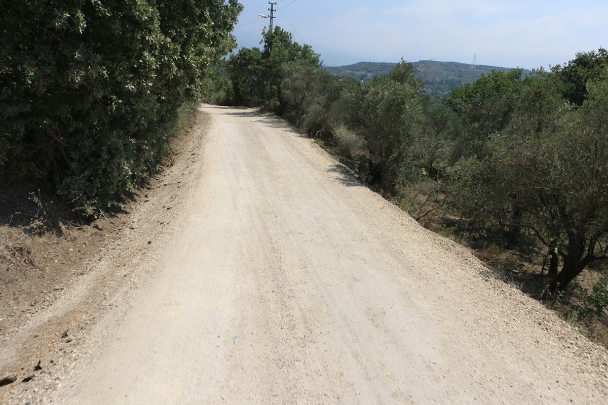 Yol Yapım Çalışmaları Özveriyle Sürdürülüyor