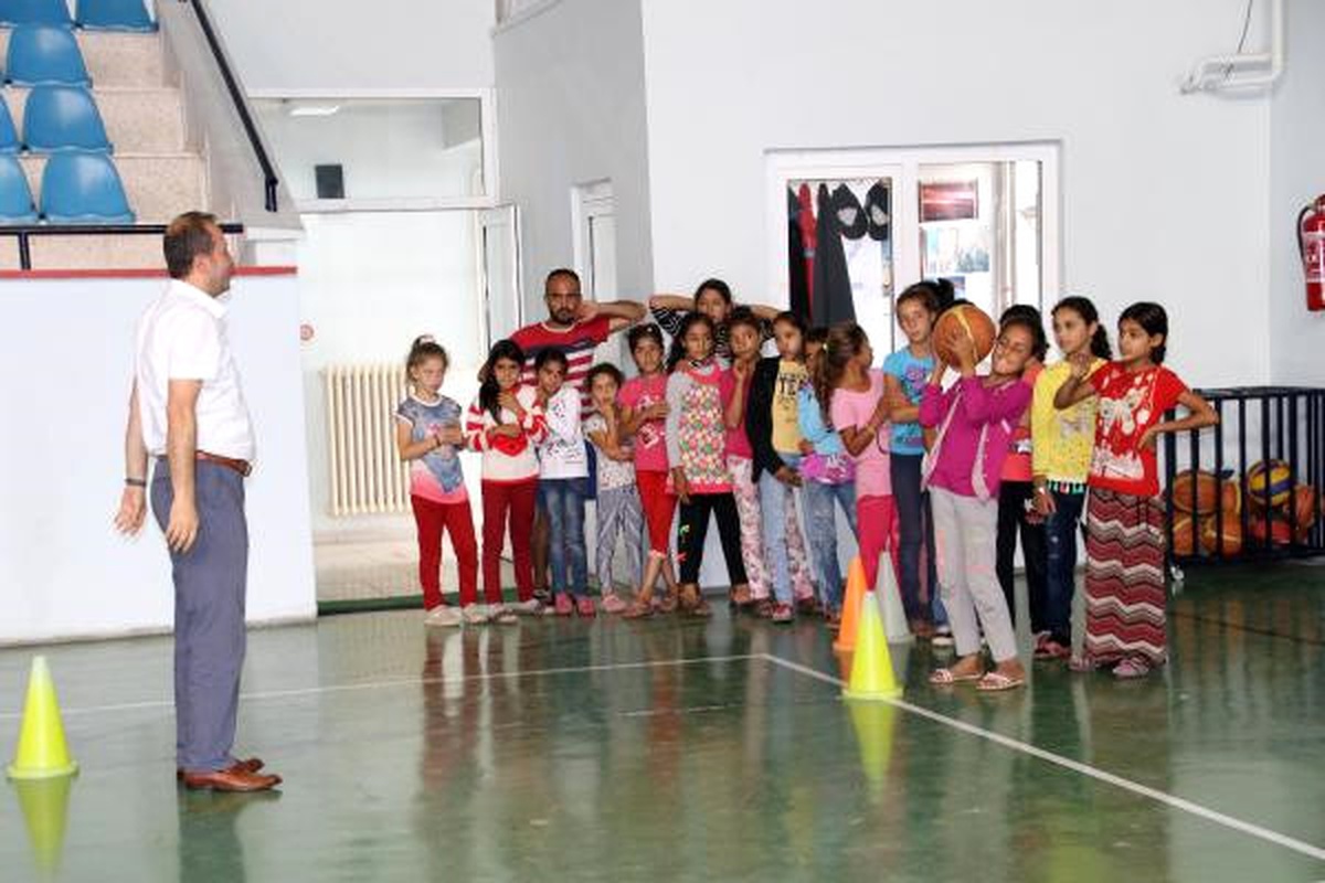 Aileleri Fındık Tarlalarında Çocukları Eğitimde