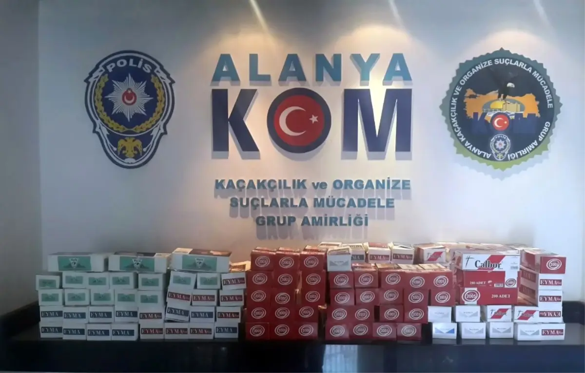 Alanya\'da Kaçak Tütün Satıcılarına Operasyon