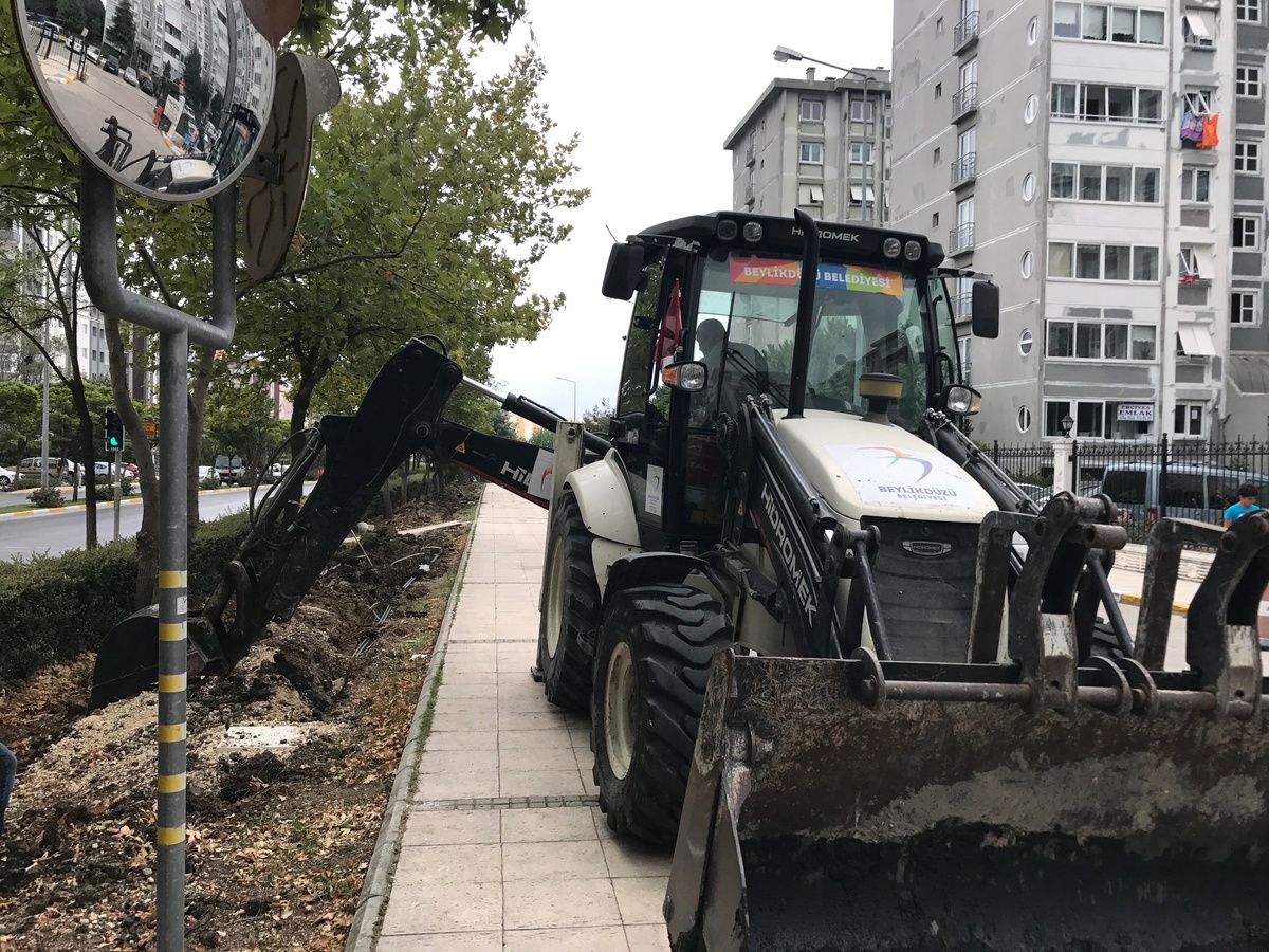 Beylikdüzü Belediyesi\'nden Hızlı Hizmet İçin Fiber Alt Yapı