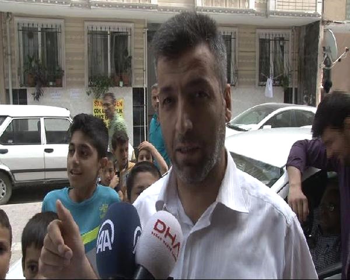 Ek Bilgilerle) - Esenyurt\'taki Silahlı Kişi 3 Saat Sonunda Teslim Oldu