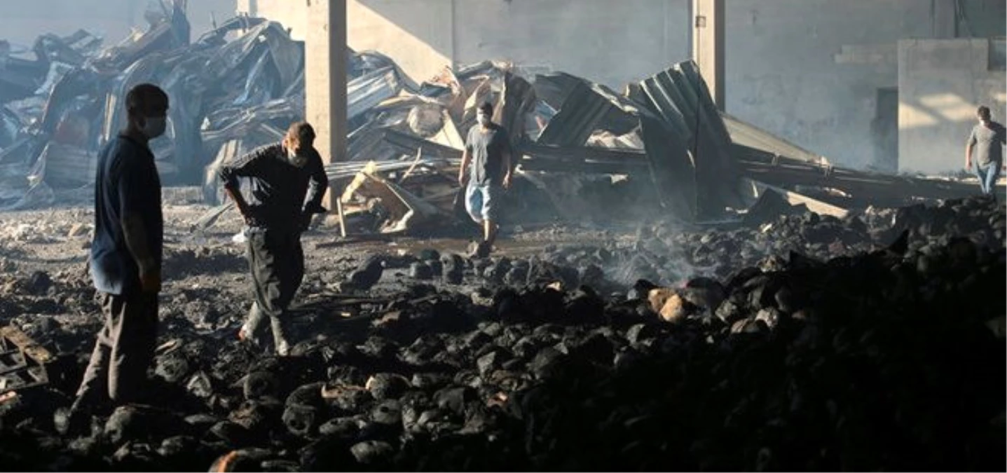 Gaziantep\'te Yanan Fabrikanın Enkazın Kaldırılmasına Başlandı