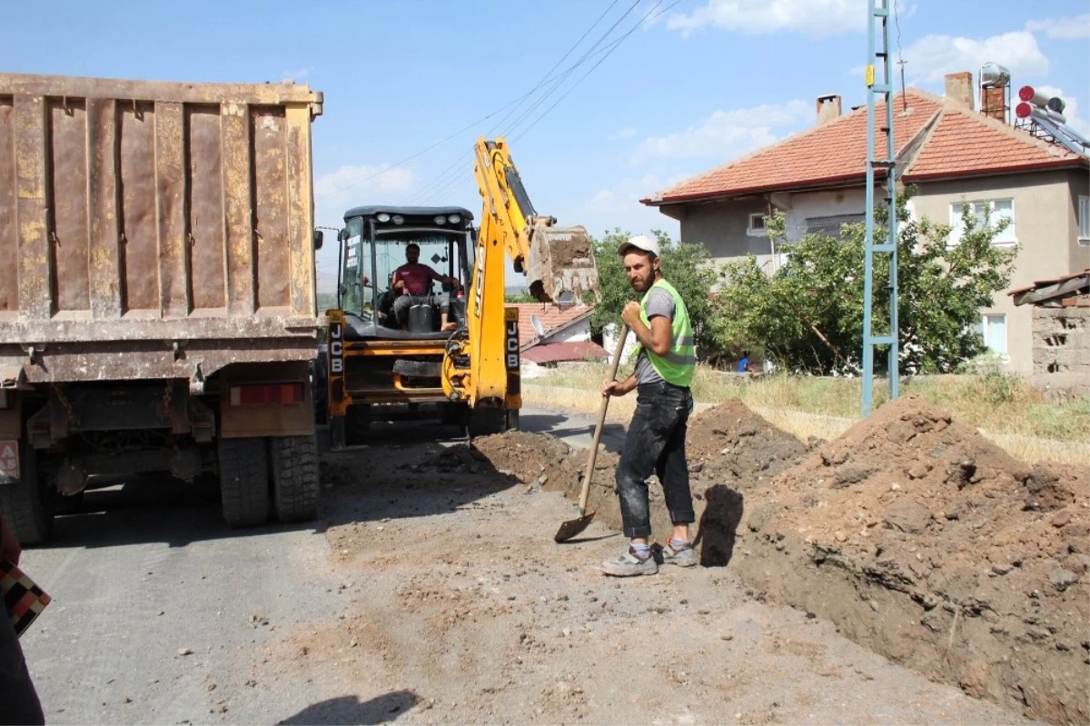 Gemerek\'te Doğalgaz Çalışmaları Sürüyor