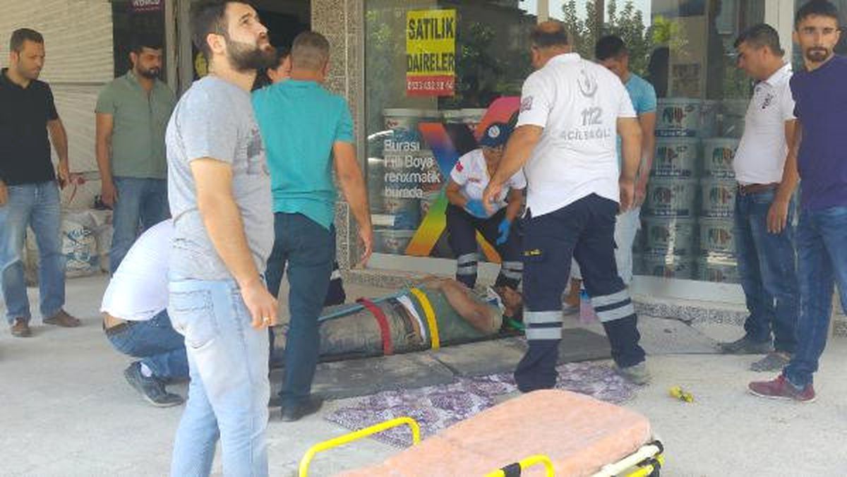 İskele Devrilince 2 İşçi Yaralandı