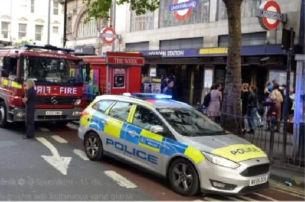 Londra\'da Yangın Kuşkusuyla Holborn Metro İstasyonu Boşaltıldı (2)