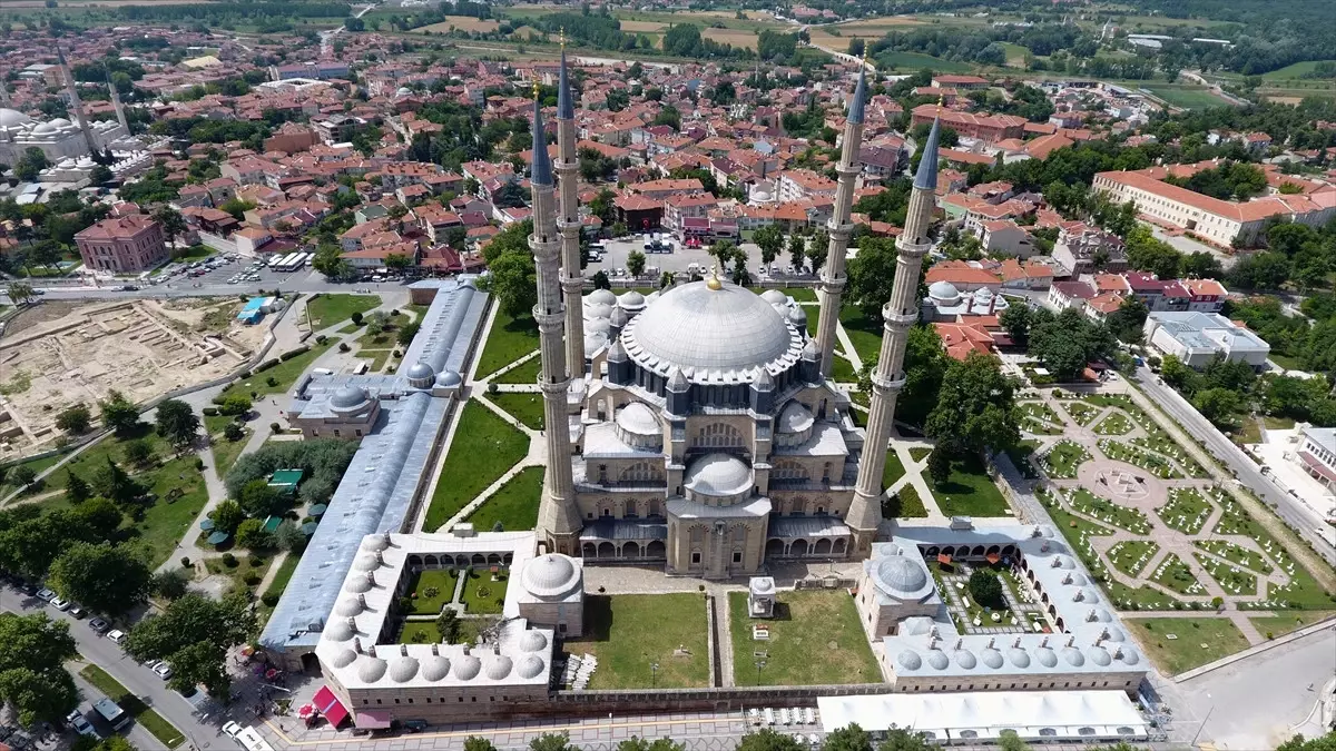 Tatilin Uzaması Turizmciyi Mutlu Etti