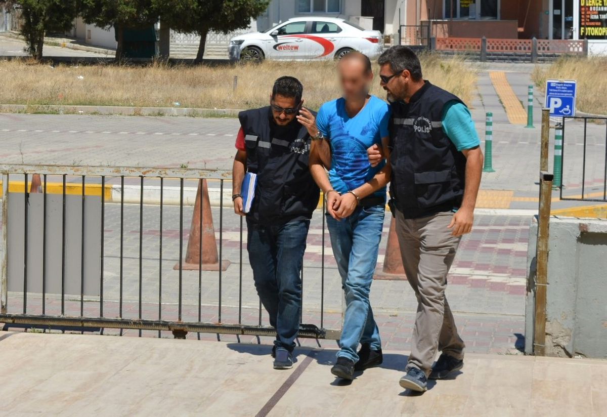 Yayaya Çarptı, Polisten Kaçamadı