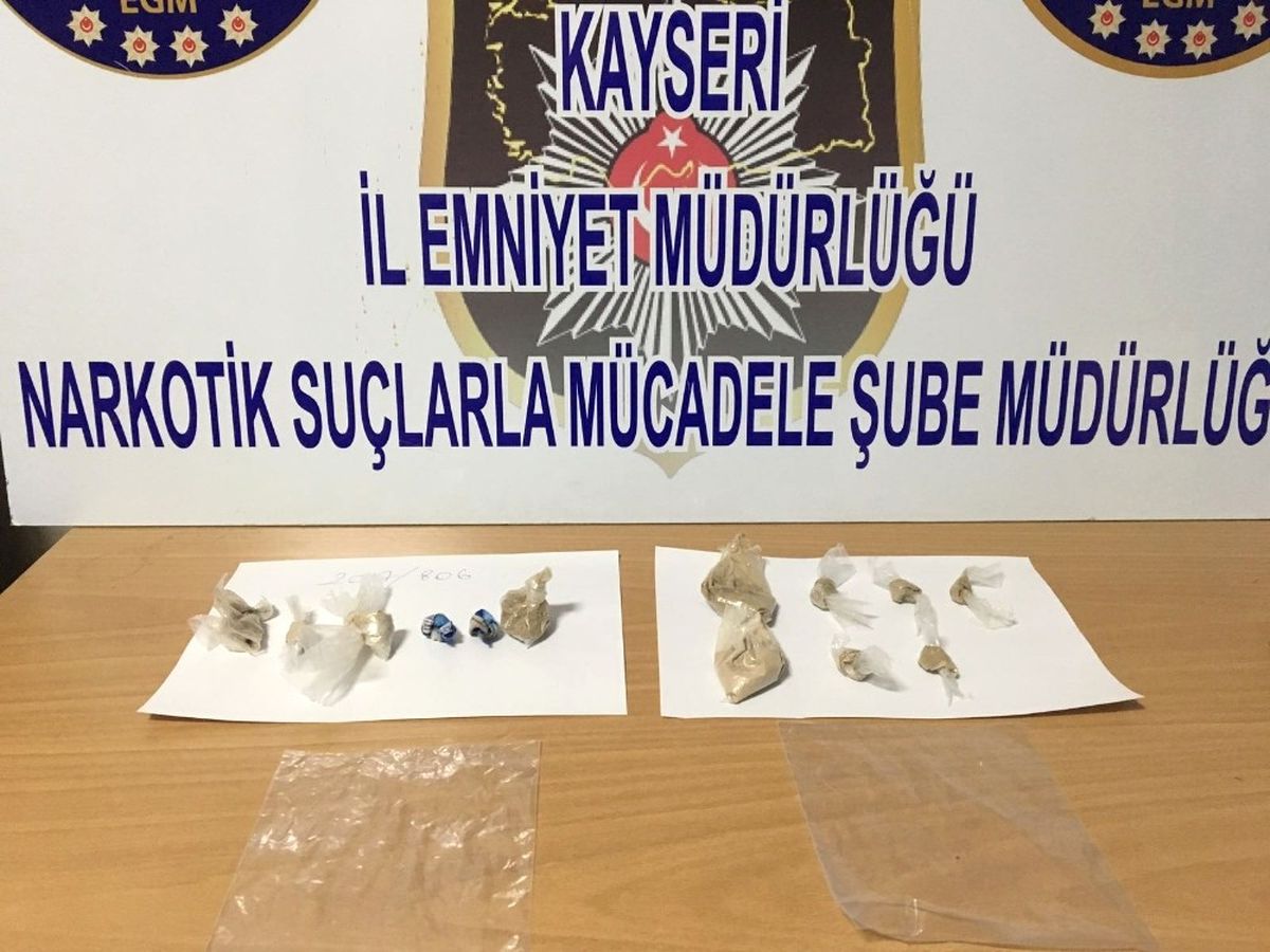 Zehir Tacirleri Otobüste Yakalandı