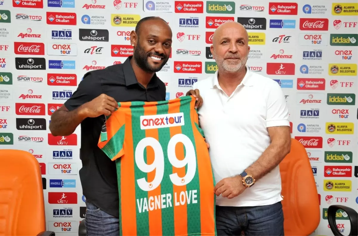 Alanyaspor Vagner Love ile Sözleşme Uzattı