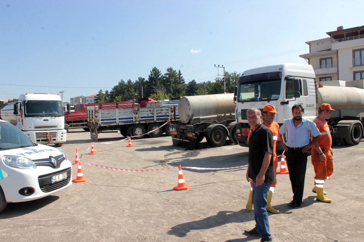Asit Tankerindeki Sızıntı Polisi Alarma Geçirdi