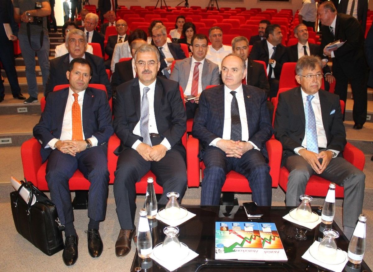 Bakan Özlü\'den Uzayan Bayram Tatili Açıklaması