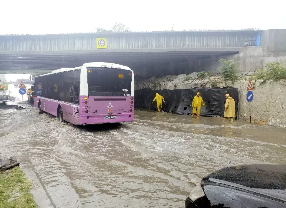 Bakırköy Sahil Yolunu Su Bastı