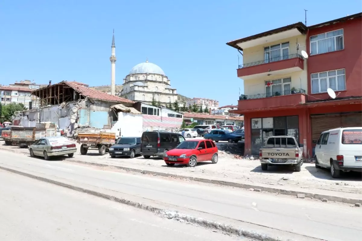 Büyük Cami Görünmeye Başladı