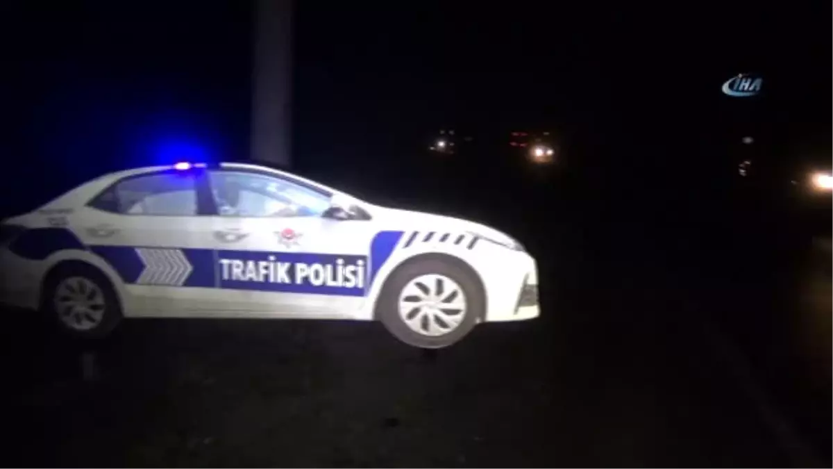 Dikkat Polis Aracı Çıkabilir... Güneş Enerji Panelli Maket Polis Aracı Trafik Kazalarını Azaltacak