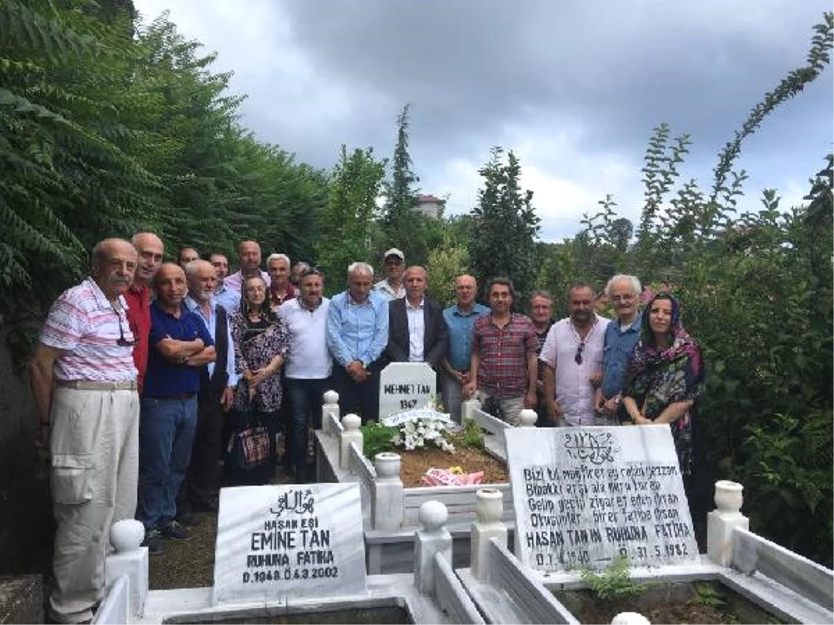 Fanatik Gazetesi Yazarı Mehmet Tan Mezarı Başında Anıldı
