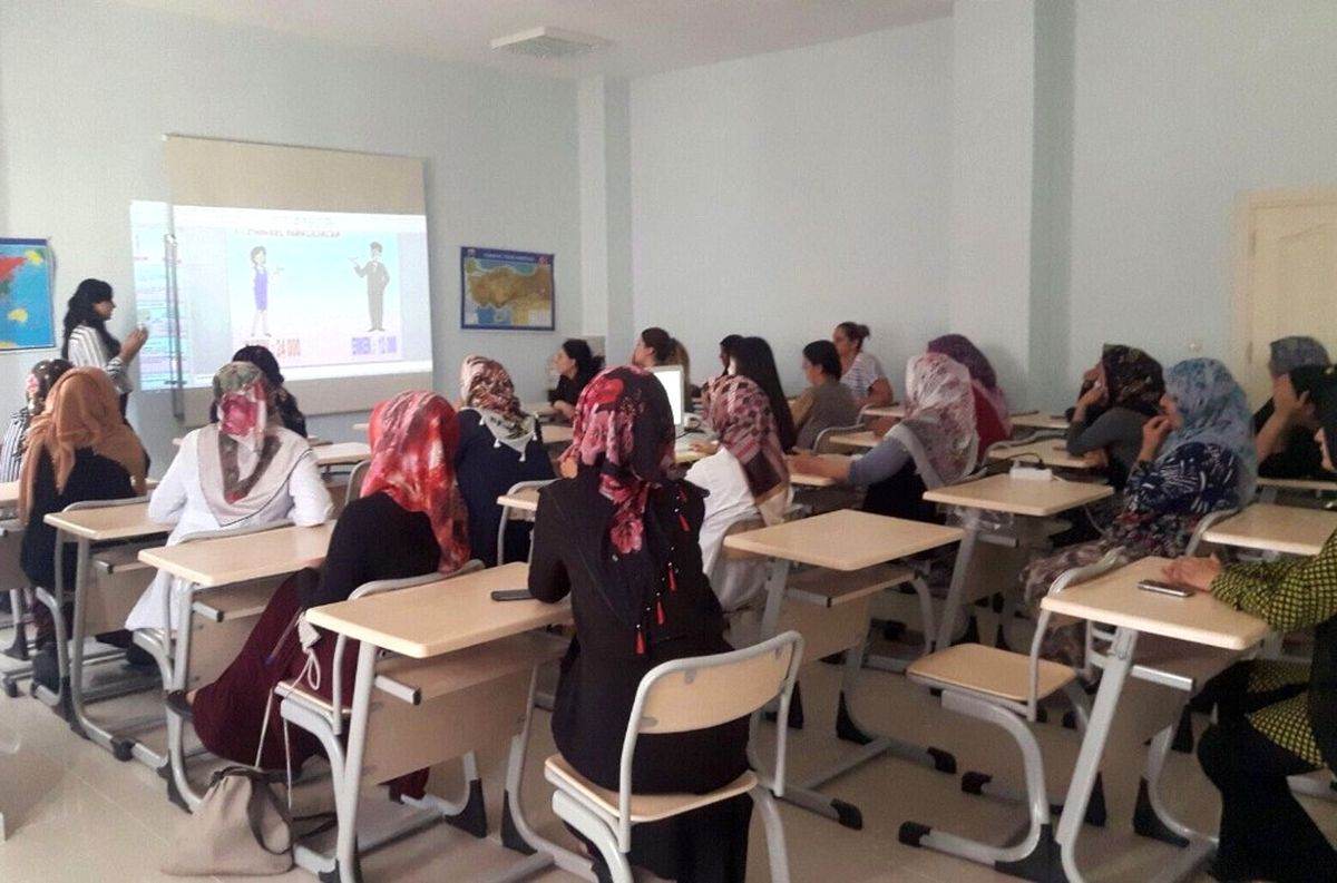 Gürpınar\'da "Evliliği Sağlıklı Kılmanın Yolları" Semineri