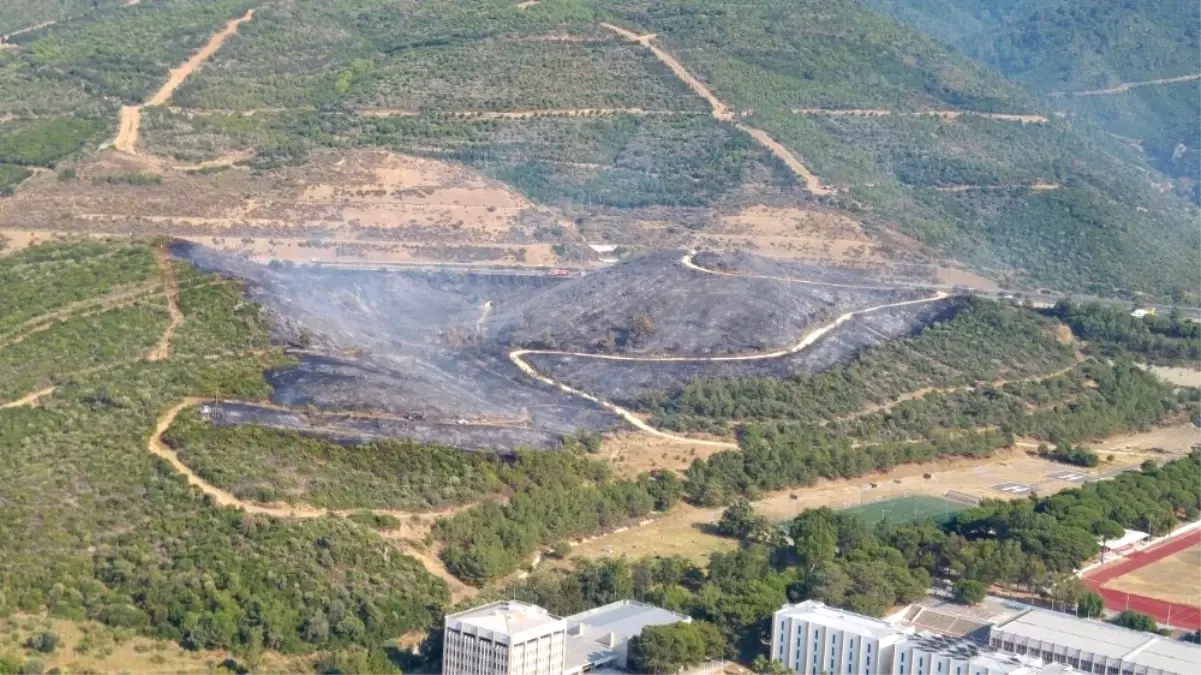 İzmir\'de Kapatılan Askeri Lisede Yangın