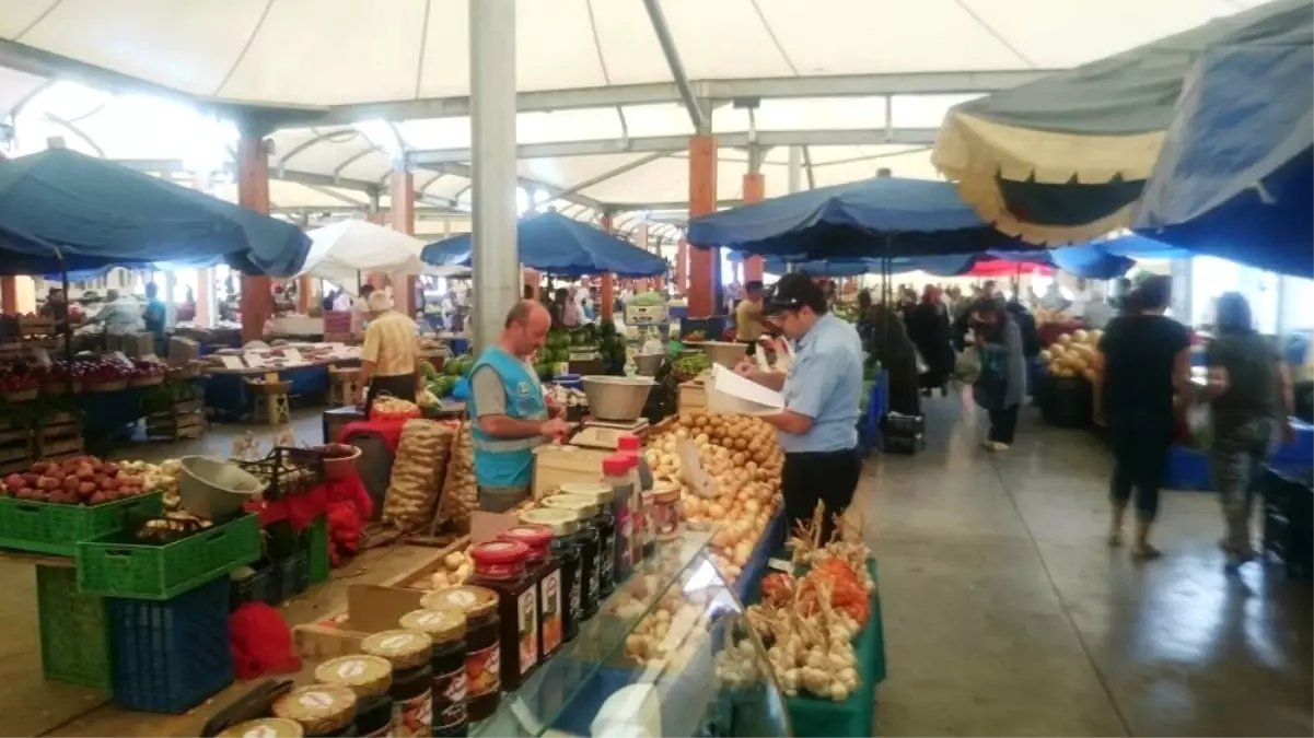 İzmit Zabıtası Pazarlarda Denetim Yaptı