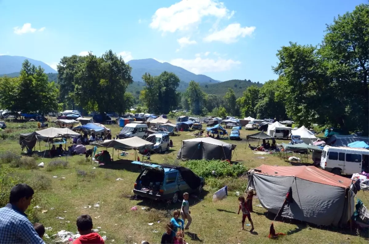 Mevsimlik İşçilerin Çileli Mesaisi