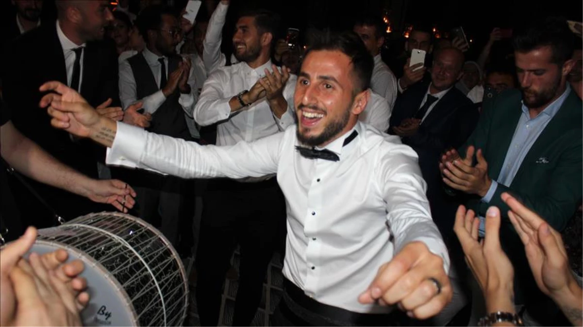 Trabzonsporlu Futbolcular, Düğünde Bir Araya Geldi