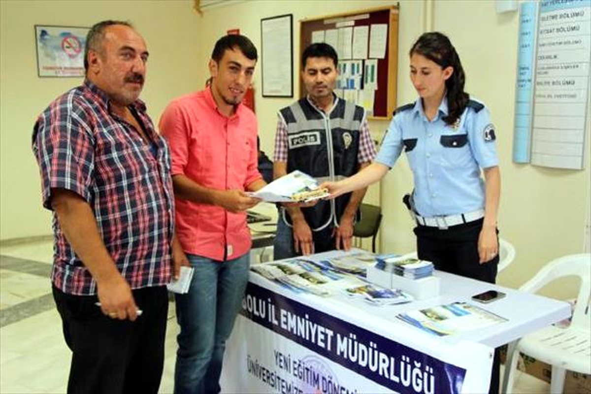 Üniversite Öğrencilerine Broşürlü Uyarı
