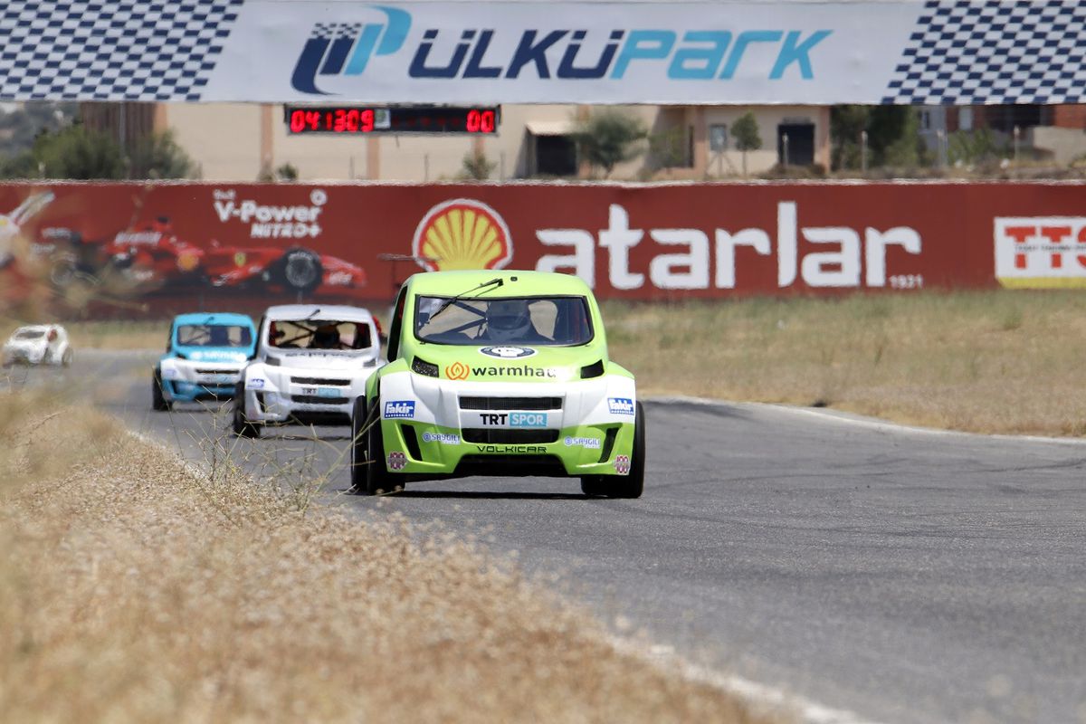 V1 Challenge Heyecanı İzmir\'de Devam Ediyor