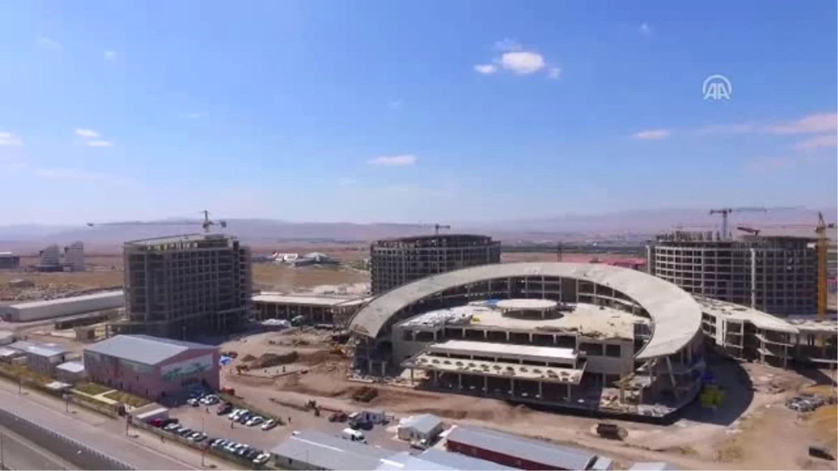 Yapımı Süren Erzurum Şehir Hastanesinde Hummalı Çalışma
